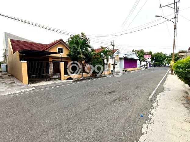 Rumah Siap Huni 4 KT 2 KM di Banyuanyar, Solo Rumah Siap Huni 4 KT 2 KM di Banyuanyar, Solo