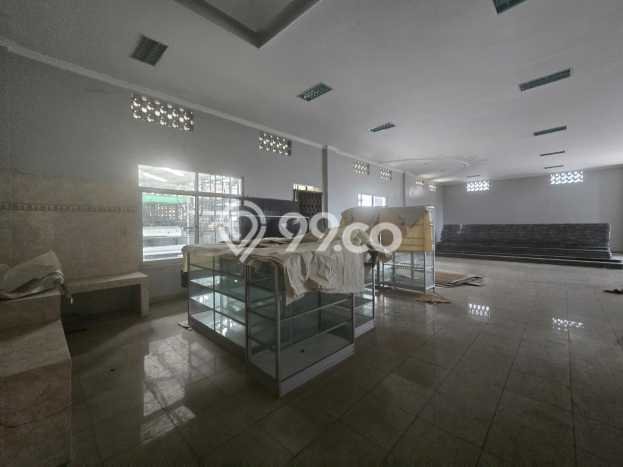 LOKASI BISNIS! Gudang Disewakan Kawasan Serengan, Luas 1260m2m², Akses Strategis LOKASI BISNIS! Gudang Disewakan Kawasan Serengan, Luas 1260m2m², Akses Strategis
