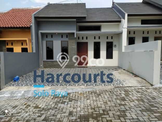 Rumah Asri area mojosongo, 2 KT, Area Strategis, Luas 84m2m² LB 70m2m² Rumah Asri area mojosongo, 2 KT, Area Strategis, Luas 84m2m² LB 70m2m²