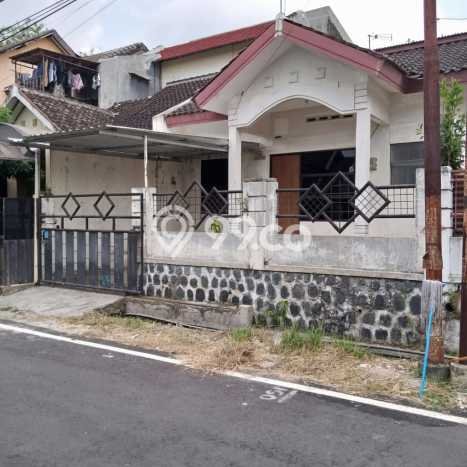 Lokasi terbaik! Rumah siap pakai disewakan di mojosongo LB 60m2 Lokasi terbaik! Rumah siap pakai disewakan di mojosongo LB 60m2