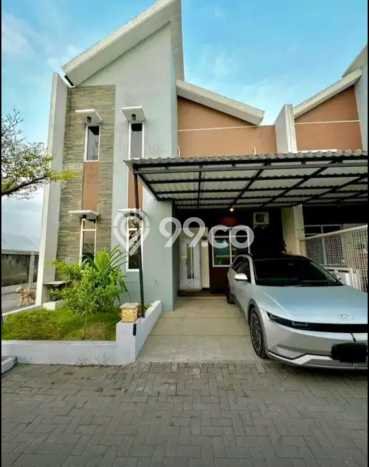 Rumah Asri area Colomadu, 3 KT, Area Strategis, Luas 80m2m² LB 98m2m² Rumah Asri area Colomadu, 3 KT, Area Strategis, Luas 80m2m² LB 98m2m²