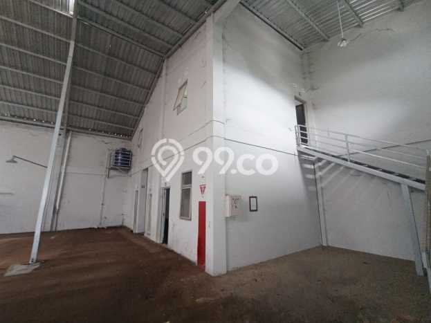 Unit Gudang Paling Strategis di Gatak Sukoharjo dengan LB 1400m2 Unit Gudang Paling Strategis di Gatak Sukoharjo dengan LB 1400m2