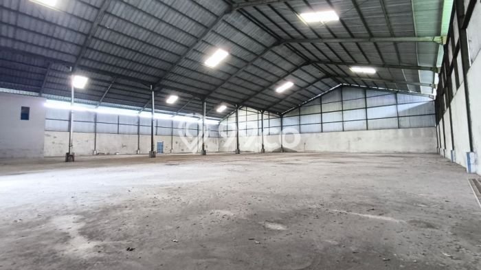 Untuk Dijual! Gudang di Raya Serang Tangerang LT 2714m2 / LB 1300m2 Kawasan Bisnis Untuk Dijual! Gudang di Raya Serang Tangerang LT 2714m2 / LB 1300m2 Kawasan Bisnis