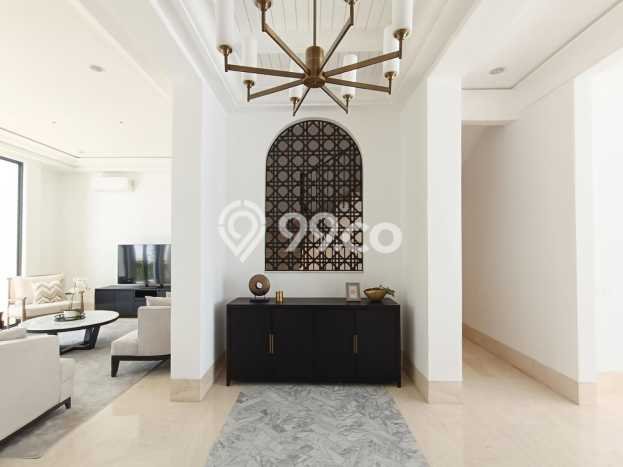 Rumah Mewah LB 356m2 Siap Huni Desain Elegan di Radio Dalam, Jakarta Selatan Rumah Mewah LB 356m2 Siap Huni Desain Elegan di Radio Dalam, Jakarta Selatan