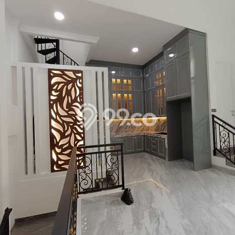 Ready to Use! Luxury House LT 215m2 Desain Elegan di Sektor 9-Bintaro Ready to Use! Luxury House LT 215m2 Desain Elegan di Sektor 9-Bintaro
