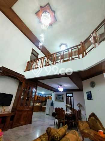 Ready to Use! Premium House LT 253m2 Desain Modern di Pejaten Ready to Use! Premium House LT 253m2 Desain Modern di Pejaten