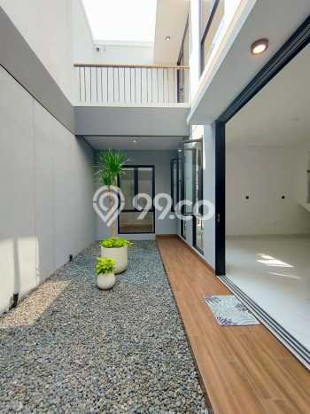 Hunian Elit LB 140m2 Siap Pakai Desain Elegan di Bintaro, Tangerang Selatan Hunian Elit LB 140m2 Siap Pakai Desain Elegan di Bintaro, Tangerang Selatan