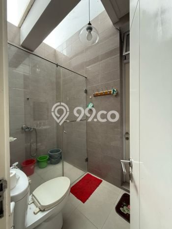 Rumah Lokasi Strategis di Bintaro, Tangerang Selatan, Luas 210m² LB 234m² Rumah Lokasi Strategis di Bintaro, Tangerang Selatan, Luas 210m² LB 234m²