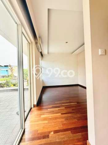 For Sale Hunian Rumah Nyaman 3 KT di Bintaro, Tangerang Selatan For Sale Hunian Rumah Nyaman 3 KT di Bintaro, Tangerang Selatan