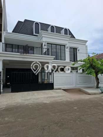 Hunian Mewah LB 300m2 Siap Huni Desain Elegan di Bintaro, Tangerang Selatan Hunian Mewah LB 300m2 Siap Huni Desain Elegan di Bintaro, Tangerang Selatan