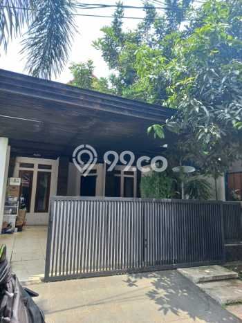 For Sale Hunian Rumah Terawat 3 KT di Bintaro, Tangerang Selatan For Sale Hunian Rumah Terawat 3 KT di Bintaro, Tangerang Selatan