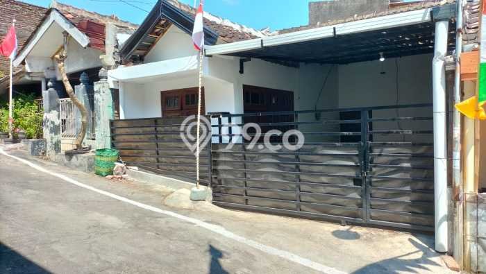 Jual Rumah Siap Huni di Gondangrejo Karanganyar Harga Rp 275 Juta LT 72m2 Jual Rumah Siap Huni di Gondangrejo Karanganyar Harga Rp 275 Juta LT 72m2