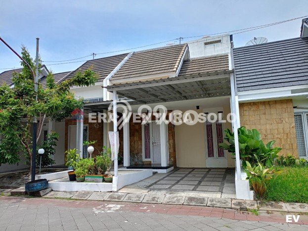 For Sale Hunian Rumah Terawat 2 Kamar di Kartosuro, Sukoharjo For Sale Hunian Rumah Terawat 2 Kamar di Kartosuro, Sukoharjo