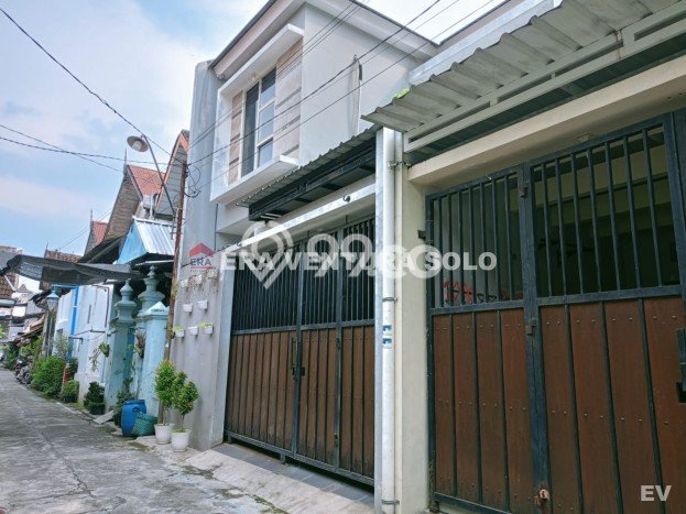 Jual Rumah Bagus Siap Huni LB 130m2 di Serengan, Solo Jual Rumah Bagus Siap Huni LB 130m2 di Serengan, Solo