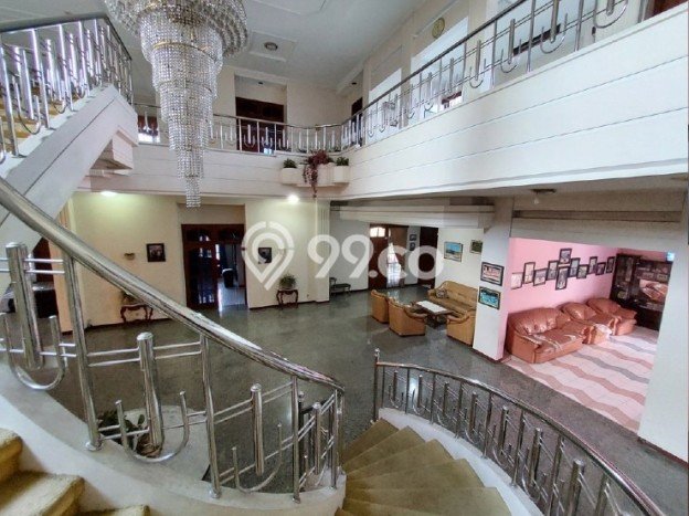 Dijual Rumah Mewah Exclusive di Laweyan, Solo Dijual Rumah Mewah Exclusive di Laweyan, Solo