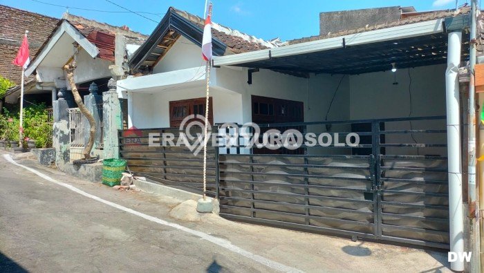Jual Rumah Siap Huni di Gondangrejo Karanganyar Harga Rp 275 Juta LT 72m2 Jual Rumah Siap Huni di Gondangrejo Karanganyar Harga Rp 275 Juta LT 72m2