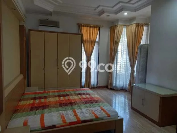 Rumah Bagus kawasan Genteng, Surabaya, Luas 1m2m² LB 760m2m² HARGA MENARIK! Rumah Bagus kawasan Genteng, Surabaya, Luas 1m2m² LB 760m2m² HARGA MENARIK!