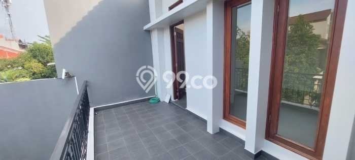Rumah Elit LB 220m2 Siap Pakai Desain Elegan di Pulomas, Jakarta Timur Rumah Elit LB 220m2 Siap Pakai Desain Elegan di Pulomas, Jakarta Timur