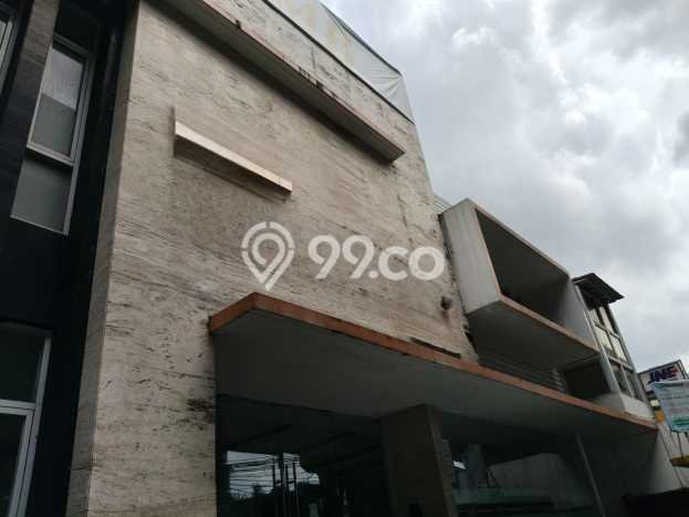Sewa Rumah Nyaman di Prapanca LT 600m2 / LB 800m2 Siap Huni Sewa Rumah Nyaman di Prapanca LT 600m2 / LB 800m2 Siap Huni