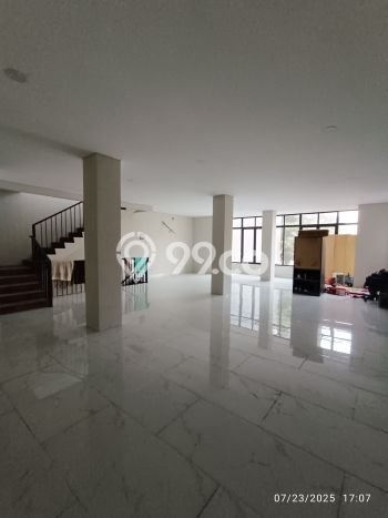 Disewakan Ruko di Pusat Kota Jakarta Barat Ramai Strategis Disewakan Ruko di Pusat Kota Jakarta Barat Ramai Strategis