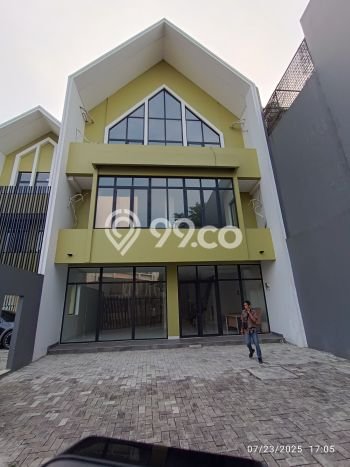 Disewakan Ruko di Pusat Kota Jakarta Barat Ramai Strategis Disewakan Ruko di Pusat Kota Jakarta Barat Ramai Strategis