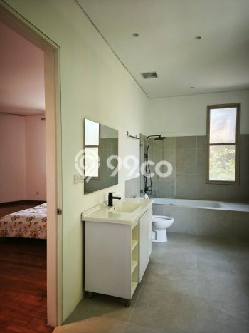 Rumah sewa siap pakai 5 Kamar Tidur di SCBD, Jakarta Selatan Rumah sewa siap pakai 5 Kamar Tidur di SCBD, Jakarta Selatan