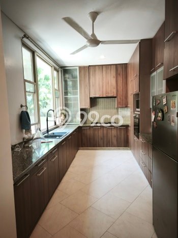 Rumah sewa siap pakai 5 Kamar Tidur di SCBD, Jakarta Selatan Rumah sewa siap pakai 5 Kamar Tidur di SCBD, Jakarta Selatan