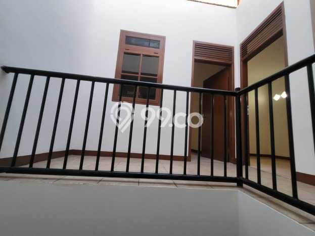 Unit Kost Dijual di Kemanggisan dengan 16 Kamar Area Strategis Unit Kost Dijual di Kemanggisan dengan 16 Kamar Area Strategis