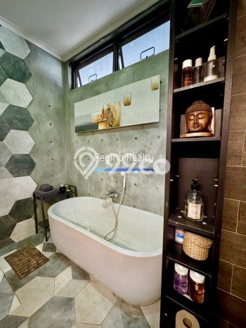 For Sale! Premium House LT 272m2 Desain Elegan di Pejaten For Sale! Premium House LT 272m2 Desain Elegan di Pejaten