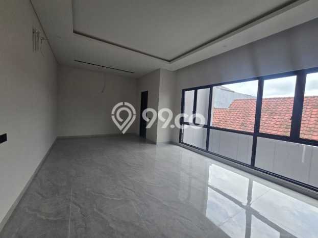 Rumah Mewah LB 230m2 Siap Pakai Desain Elegan di Citraland, Surabaya Rumah Mewah LB 230m2 Siap Pakai Desain Elegan di Citraland, Surabaya