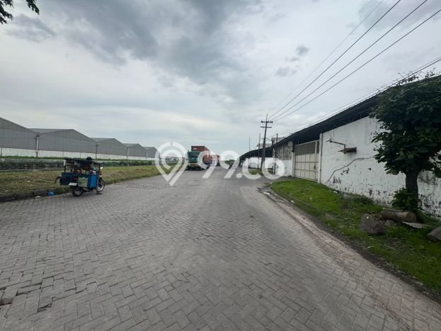 Unit Gudang Tersedia di Margomulyo Spesifikasi LB 1000m2 Unit Gudang Tersedia di Margomulyo Spesifikasi LB 1000m2