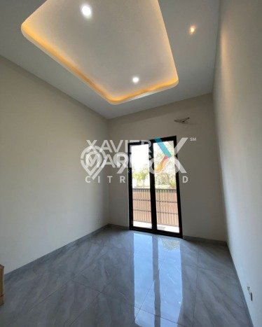 Rumah Mewah Siap Huni LT 210m2 di Sambikerep, Surabaya Rumah Mewah Siap Huni LT 210m2 di Sambikerep, Surabaya