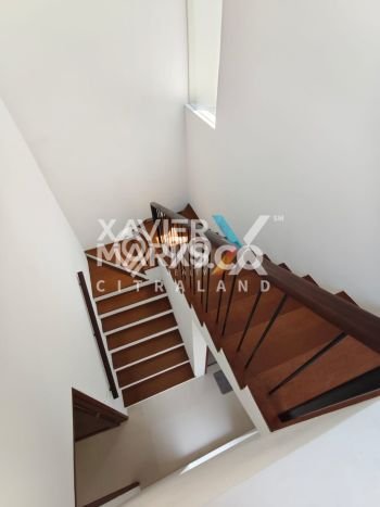 Rumah Mewah Siap Huni LT 225m2 di Sambikerep, Surabaya Rumah Mewah Siap Huni LT 225m2 di Sambikerep, Surabaya