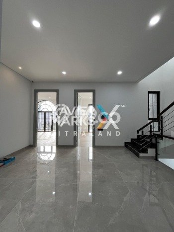 Hunian Elit LB 300m2 Siap Pakai Desain Elegan di Citraland, Surabaya Hunian Elit LB 300m2 Siap Pakai Desain Elegan di Citraland, Surabaya