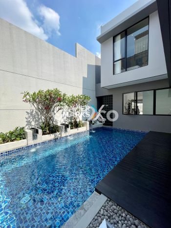 Hunian Mewah LB 355m2 Siap Pakai Desain Elegan di Citraland, Surabaya Hunian Mewah LB 355m2 Siap Pakai Desain Elegan di Citraland, Surabaya
