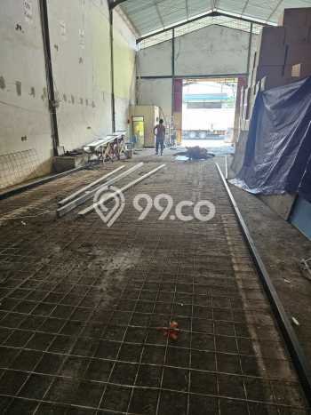 Dijual Gudang di Tandes, Luas 365m2m², Lokasi Strategis Dijual Gudang di Tandes, Luas 365m2m², Lokasi Strategis