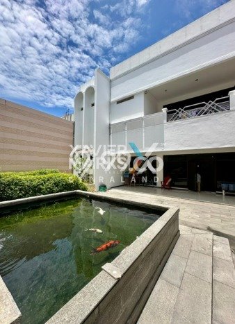 Rumah Luxury Modern Siap Huni di Kertajaya Surabaya Rumah Luxury Modern Siap Huni di Kertajaya Surabaya
