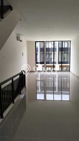 Ruko Disewa di Tangerang dengan LB 163m2 Area Komersial Ramai Ruko Disewa di Tangerang dengan LB 163m2 Area Komersial Ramai