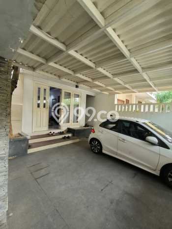 Rumah Elit Modern Tanpa Renovasi di Graha Surabaya Rumah Elit Modern Tanpa Renovasi di Graha Surabaya