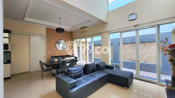 Rumah Luxury Modern Siap Huni di Citraland Surabaya Rumah Luxury Modern Siap Huni di Citraland Surabaya