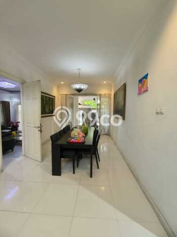 Rumah Elit Modern Tanpa Renovasi di Graha Surabaya Rumah Elit Modern Tanpa Renovasi di Graha Surabaya