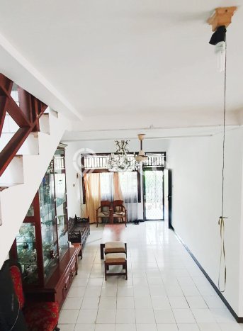 Rumah Luxury Modern Tanpa Renovasi di Mampang Jakarta Selatan Rumah Luxury Modern Tanpa Renovasi di Mampang Jakarta Selatan