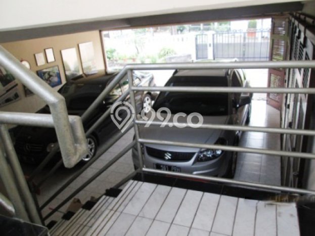 Hunian Elit LB 400m2 Siap Pakai Desain Elegan di Bintaro, Tangerang Selatan Hunian Elit LB 400m2 Siap Pakai Desain Elegan di Bintaro, Tangerang Selatan