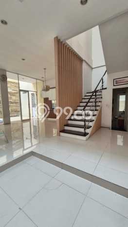 Dijual Rumah Premium dengan Fasilitas Sekitar Komplit di Sidoarjo, Sidoarjo Dijual Rumah Premium dengan Fasilitas Sekitar Komplit di Sidoarjo, Sidoarjo