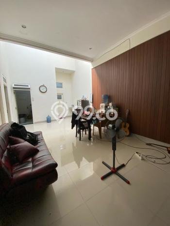 Rumah Minimalis 4 Kamar LT 160m2 di Mulyosari Rumah Minimalis 4 Kamar LT 160m2 di Mulyosari