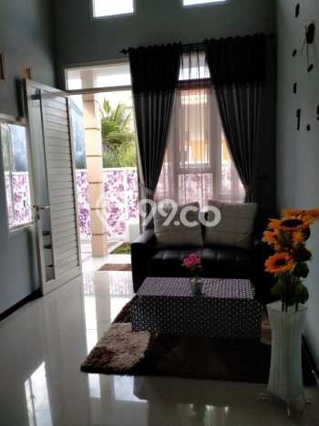 Dijual Rumah 3 Kamar Lokasi Strategis Nyaman dan Strategis di Semampir Dijual Rumah 3 Kamar Lokasi Strategis Nyaman dan Strategis di Semampir