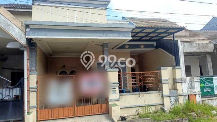 For Sale Rumah 3 Kamar Lokasi Ideal Nyaman dan Strategis di Sidoarjo For Sale Rumah 3 Kamar Lokasi Ideal Nyaman dan Strategis di Sidoarjo