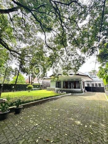 Dijual Rumah Luas Elegan Dengan View Cantik di Diponegoro, Bandung Dijual Rumah Luas Elegan Dengan View Cantik di Diponegoro, Bandung