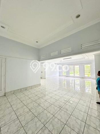 Dijual Rumah Luas Elegan Dengan View Cantik di Diponegoro, Bandung Dijual Rumah Luas Elegan Dengan View Cantik di Diponegoro, Bandung