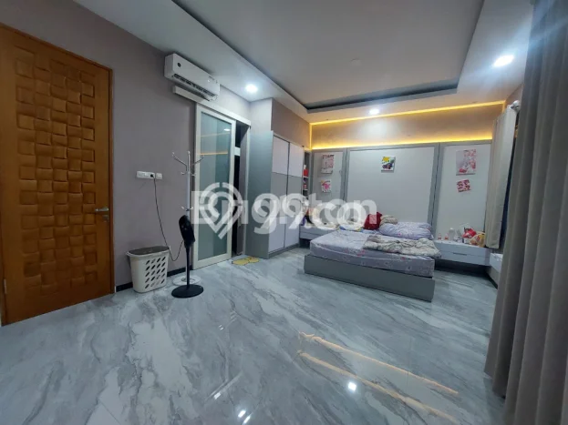 Rumah Luas Asri 3 KT Siap Huni di Mulyosari Surabaya Rumah Luas Asri 3 KT Siap Huni di Mulyosari Surabaya